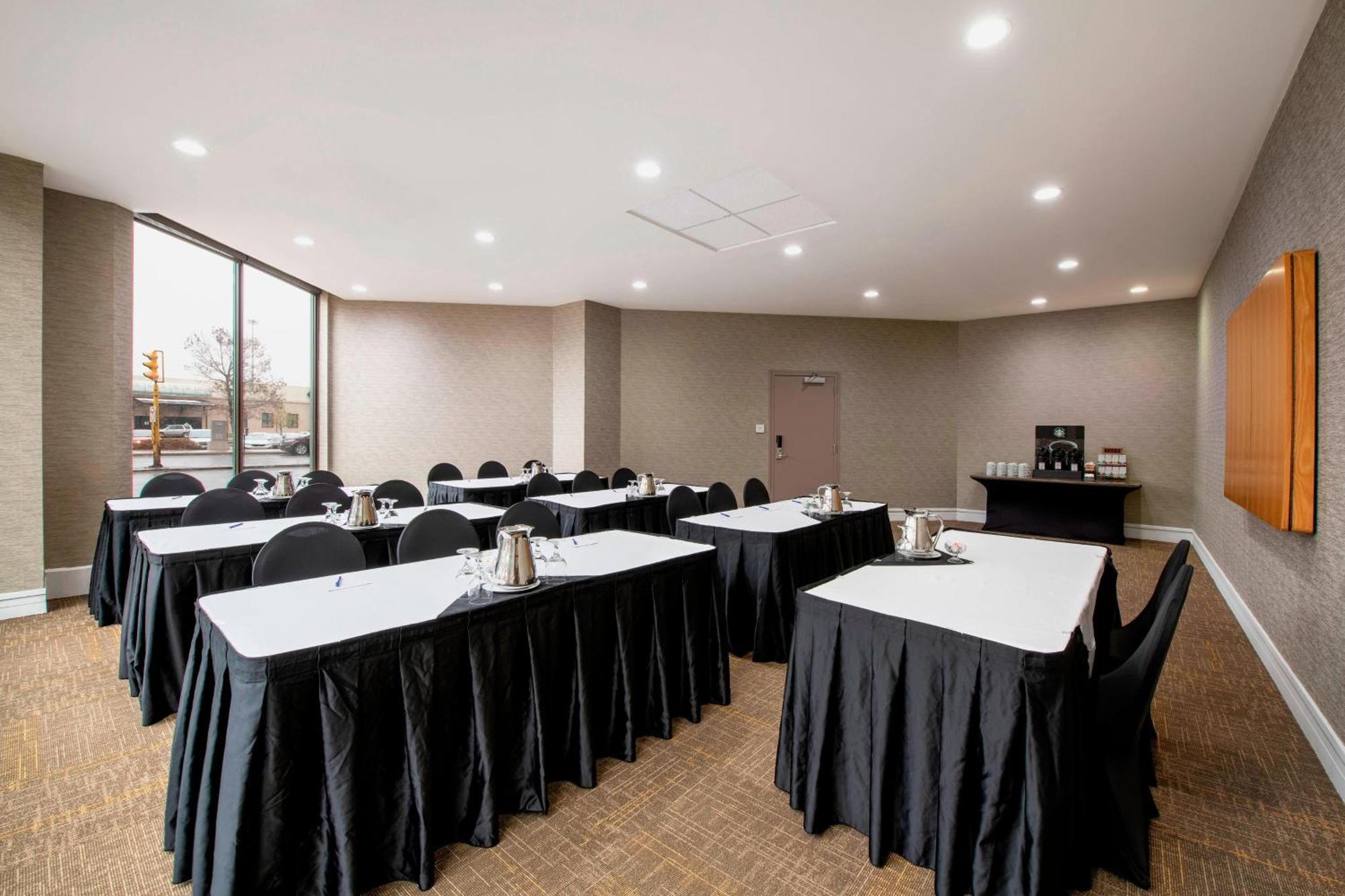 Delta Hotels By Marriott Regina Esterno foto